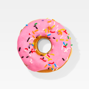 Bánh Donut Dâu Cốm Màu